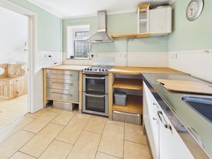 KITCHEN- click for photo gallery